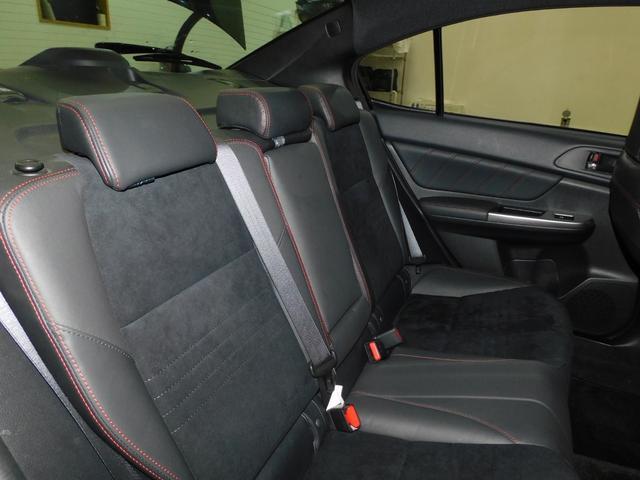 WRX S4 2.0GT-Sアイサイト 4WD ビルシュタインショック アイサイトパドルシフトパワーシート19インチアルミホイールブースト計付サブディスプレイバックカメラ横滑り防止機能電動パーキングブレーキ寒冷地仕様LEDヘットランプターボ(15枚目)