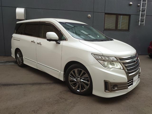 エルグランド 後期型ライダー４ＷＤ　ブラックライン　黒本革シート　後期型　ブラックライン　アラウンドビューモニター　エンジンスターター　黒本革シート　パワーシート　両側パワースライドドア　パワーバックドア　純正ナビＴＶ　オートクルーズ　クリアランスソナー（19枚目）