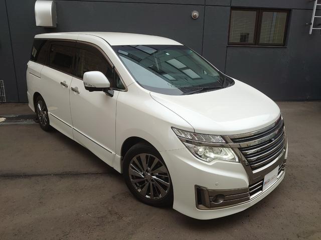 エルグランド 後期型ライダー４ＷＤ　ブラックライン　黒本革シート　後期型　ブラックライン　アラウンドビューモニター　エンジンスターター　黒本革シート　パワーシート　両側パワースライドドア　パワーバックドア　純正ナビＴＶ　オートクルーズ　クリアランスソナー（20枚目）