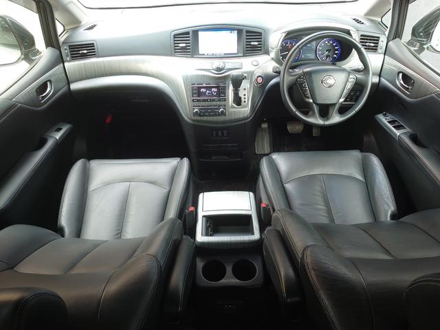 エルグランド 後期型ライダー４ＷＤ　ブラックライン　黒本革シート　後期型　ブラックライン　アラウンドビューモニター　エンジンスターター　黒本革シート　パワーシート　両側パワースライドドア　パワーバックドア　純正ナビＴＶ　オートクルーズ　クリアランスソナー（23枚目）