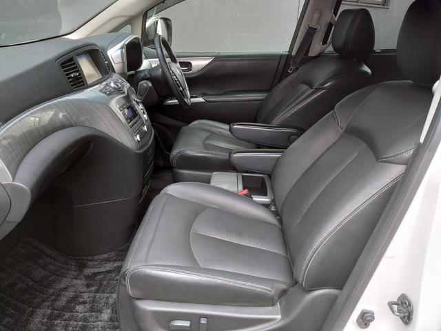 エルグランド 後期型ライダー４ＷＤ　ブラックライン　黒本革シート　後期型　ブラックライン　アラウンドビューモニター　エンジンスターター　黒本革シート　パワーシート　両側パワースライドドア　パワーバックドア　純正ナビＴＶ　オートクルーズ　クリアランスソナー（31枚目）