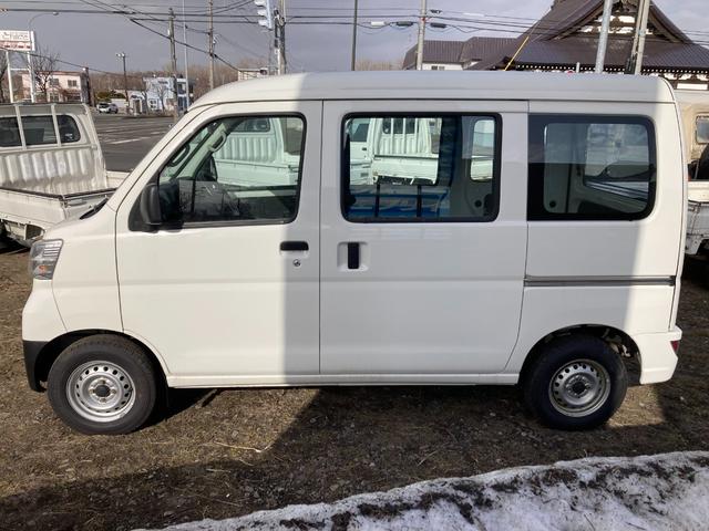 ハイゼットカーゴ 　２シーター４ＷＤ　オートマ　エアコン　パワステ　両側スライドドア　集中ドアロック　ハイルーフ　アイドリングストップ　車検整備　スタッドレスホイール　４速オートマ　寒冷地仕様　記録簿（2枚目）