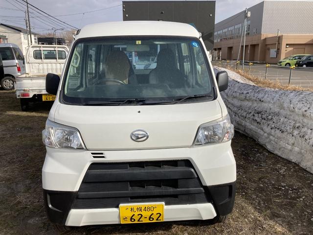 ハイゼットカーゴ 　２シーター４ＷＤ　オートマ　エアコン　パワステ　両側スライドドア　集中ドアロック　ハイルーフ　アイドリングストップ　車検整備　スタッドレスホイール　４速オートマ　寒冷地仕様　記録簿（8枚目）