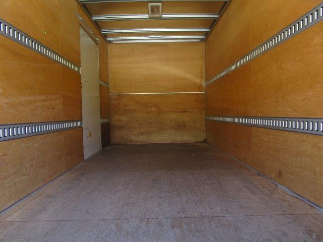 エルフトラック 　箱車　積載２トン　パネルバン　観音開きドア　サイドドア　バックカメラ　ドラレコ　キーレス（11枚目）