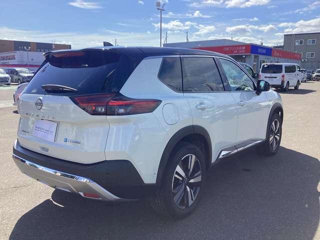 エクストレイル １．５　Ｇ　ｅ－４ＯＲＣＥ　４ＷＤ　社用車ＵＰ　アラウンドビューモニター　ＥＴＣ２．　１オーナー　パークアシスト　オートクルーズコントロール　ＬＥＤヘッドランプ　ナビＴＶ　ＬＫＡ　キーフリー　ＥＴＣ　４ＷＤ　アルミホイール　メモリーナビ　記録簿　バックカメラ　サイドカメラ　ＰＳ　エアＢ（16枚目）