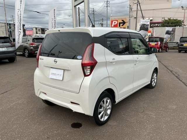 デイズ ６６０　Ｘ　４ＷＤ　インテリジェントアラウンドビューモニター　ブレーキサポート　サイドカメラ　インテリジェントアラウンドビューモニター　ＬＤＷ　エアコン　インテリジェントキー　フルタイム４ＷＤ　１オーナー　エアバッグ　寒冷地仕様　キーフリー　バックカメラ　記録簿（13枚目）