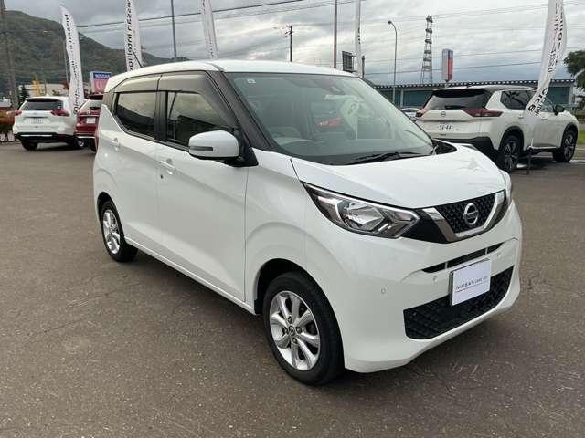 デイズ ６６０　Ｘ　４ＷＤ　インテリジェントアラウンドビューモニター　ブレーキサポート　サイドカメラ　インテリジェントアラウンドビューモニター　ＬＤＷ　エアコン　インテリジェントキー　フルタイム４ＷＤ　１オーナー　エアバッグ　寒冷地仕様　キーフリー　バックカメラ　記録簿（15枚目）