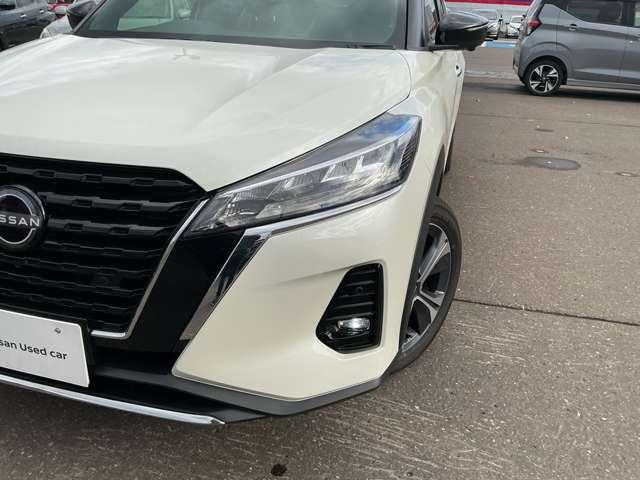 キックス １．２　Ｘ　ＦＯＵＲ　ツートーン　インテリアエディション（ｅ－ＰＯＷＥＲ）　４ＷＤ　サンプルＵＰ　プロパイロット　アラウンドビュ－　ＬＥＤ　インテリキー　ワンオーナー　盗難防止システム　４ＷＤ　オートエアコン　車線逸脱警報　アルミホイール　ナビＴＶ　メモリーナビ　寒冷地仕様　踏み間違え防止（7枚目）