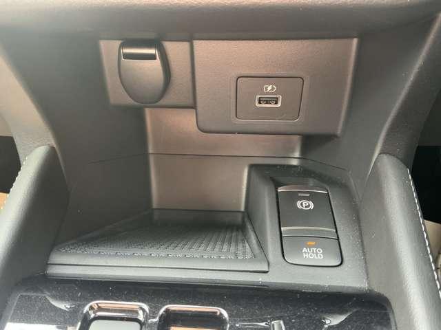 キックス 1.2 X FOUR ツートーン インテリアエディション(e-POWER) 4WD サンプルUP プロパイロット アラウンドビ アラウンドビュ- LED インテリキー ワンオーナー 盗難防止システム 4WD オートエアコン 車線逸脱警報 アルミホイール ナビTV 寒冷地仕様 踏み間違え防止(16枚目)