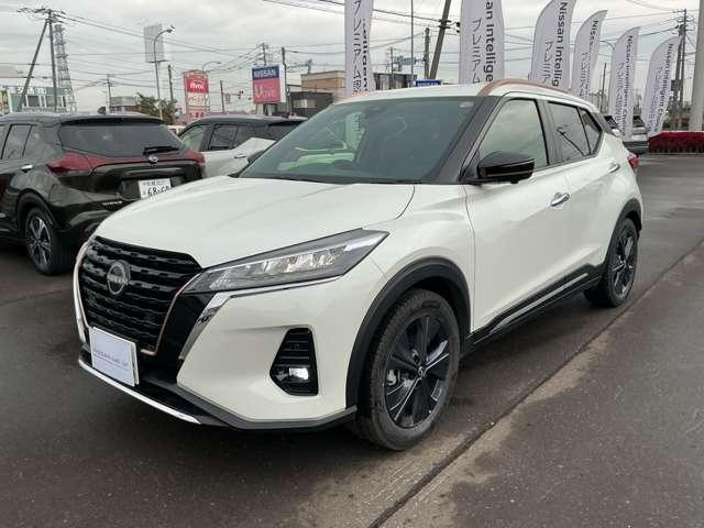 キックス １．２　Ｘ　ＦＯＵＲ　９０周年記念車　（ｅ－ＰＯＷＥＲ）　４ＷＤ　サンプルＵＰ　アラウンドビューモニター　アラウンドビューカメラ　ＡＷＤ　エマージェンシーブレーキ　ＬＥＤヘッド　アルミ　試乗車　レーンキープアシスト（15枚目）