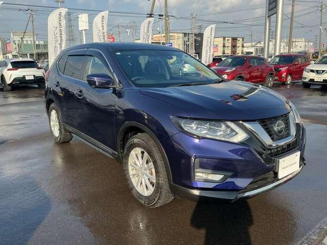 エクストレイル ２．０　２０Ｘｉ　Ｖセレクション　２列車　４ＷＤ　アラウンドビューモニター　踏み間違い防止　盗難防止　全周囲モニター　オールモード４ＷＤ　ＬＥＤヘッドライト　ＬＤＰ　ｉストップ　レーダークルーズ　ＥＴＣ　１オナ　アルミ　メモリーナビ　スマートキー　バックモニター　ＡＢＳ（10枚目）
