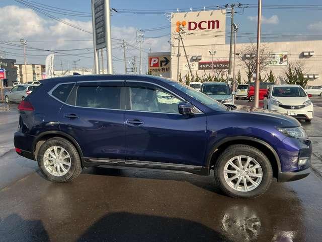 エクストレイル ２．０　２０Ｘｉ　Ｖセレクション　２列車　４ＷＤ　アラウンドビューモニター　踏み間違い防止　盗難防止　全周囲モニター　オールモード４ＷＤ　ＬＥＤヘッドライト　ＬＤＰ　ｉストップ　レーダークルーズ　ＥＴＣ　１オナ　アルミ　メモリーナビ　スマートキー　バックモニター　ＡＢＳ（11枚目）