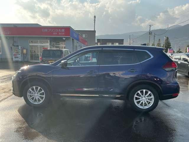 エクストレイル ２．０　２０Ｘｉ　Ｖセレクション　２列車　４ＷＤ　アラウンドビューモニター　踏み間違い防止　盗難防止　全周囲モニター　オールモード４ＷＤ　ＬＥＤヘッドライト　ＬＤＰ　ｉストップ　レーダークルーズ　ＥＴＣ　１オナ　アルミ　メモリーナビ　スマートキー　バックモニター　ＡＢＳ（14枚目）