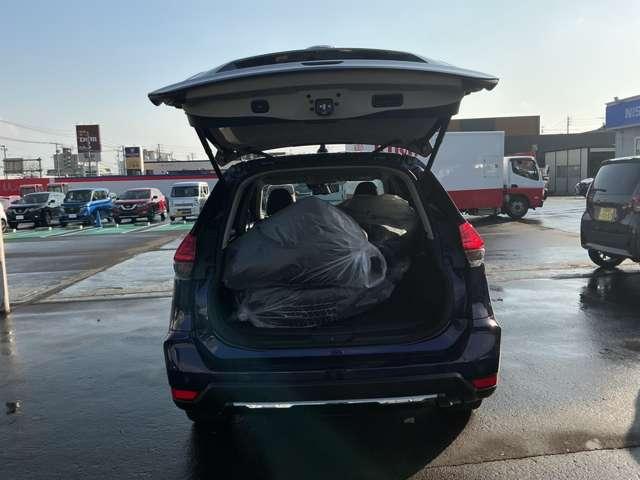 エクストレイル ２．０　２０Ｘｉ　Ｖセレクション　２列車　４ＷＤ　アラウンドビューモニター　踏み間違い防止　盗難防止　全周囲モニター　オールモード４ＷＤ　ＬＥＤヘッドライト　ＬＤＰ　ｉストップ　レーダークルーズ　ＥＴＣ　１オナ　アルミ　メモリーナビ　スマートキー　バックモニター　ＡＢＳ（16枚目）