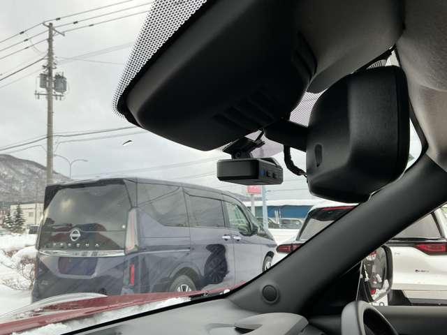 ジューク １．６　１６ＧＴ　ＦＯＵＲ　パーソナライゼーション　４ＷＤ　シートヒーター　アラウンドビューモニター　バックカメラ　ドライブレコーダー　メモリーナビ　盗難防止システム　ＥＴＣ　４ＷＤ　記録簿　レーンアシスト　全方位カメラ　衝突被害軽減システム（32枚目）