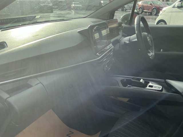 ノート １．２　Ｘ　ＦＯＵＲ　４ＷＤ　サンプルＵＰ　アラウンドビューモニター　エアＢ　ＰＷ　インテリジェントキ－　４ＷＤ　ＬＥＤヘッドランプ　ワンオーナー　記録簿　バックカメラ　ＡＢＳ　盗難防止システム　オートエアコン　サイドエアバッグ　元試乗車　メモリーナビ　ナビ＆ＴＶ（20枚目）