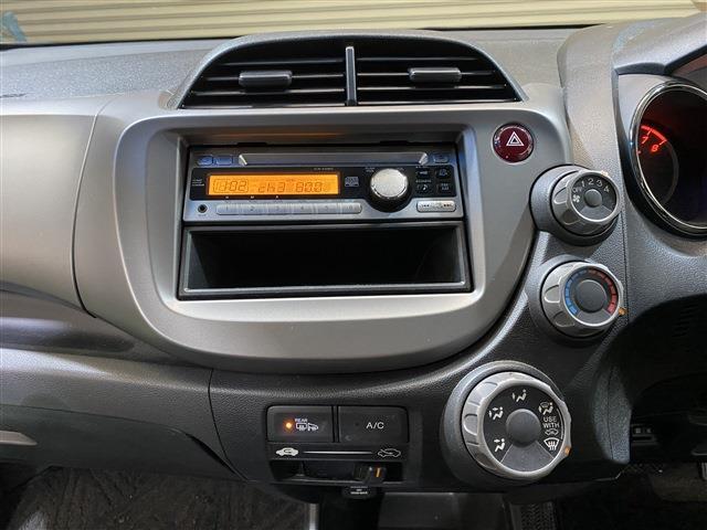 フィット Ｇ・１０ｔｈアニバーサリー　２６０００Ｋｍワンオーナースマートキー（18枚目）