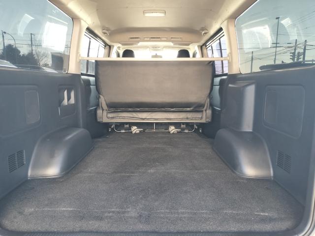 ハイエースバン ロングスーパーＧＬ　４ＷＤ　本州仕入れ　新品シートカバー　社外アルミ　ＨＩＤヘッドライト　オートライト　ＥＴＣ（16枚目）