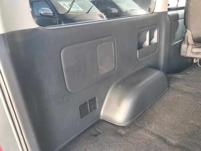 ハイエースバン ロングスーパーＧＬ　４ＷＤ　本州仕入れ　新品シートカバー　社外アルミ　ＨＩＤヘッドライト　オートライト　ＥＴＣ（19枚目）