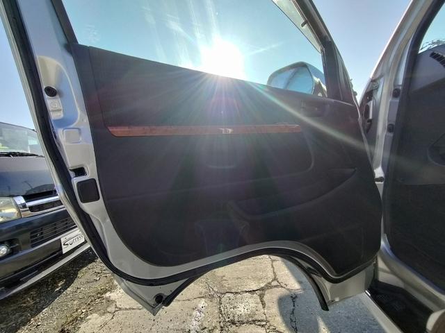 ハイエースバン ロングスーパーＧＬ　４ＷＤ　本州仕入れ　新品シートカバー　社外アルミ　ＨＩＤヘッドライト　オートライト　ＥＴＣ（34枚目）