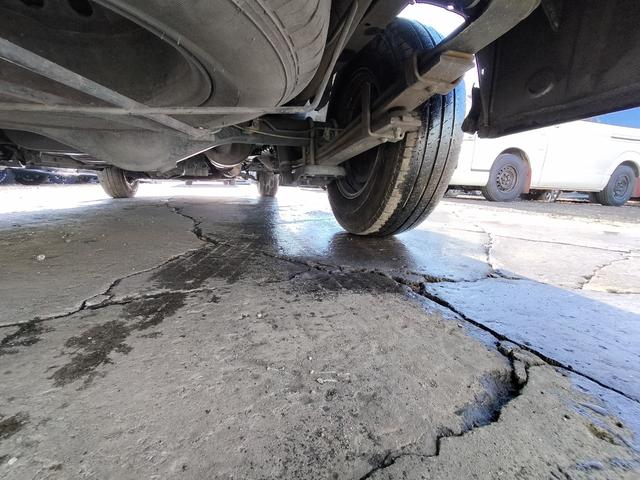 ハイエースバン ロングスーパーＧＬ　４ＷＤ　本州仕入れ　新品シートカバー　社外アルミ　ＨＩＤヘッドライト　オートライト　ＥＴＣ（69枚目）