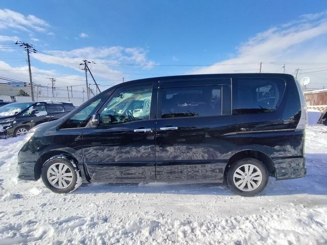 セレナ ハイウェイスター　Ｖセレクション＋セーフティＩＩ　４ＷＤ　本州仕入れ　両側パワースライド　純正８インチナビ　バックカメラ　タイミングチェーン　純正アルミ（6枚目）