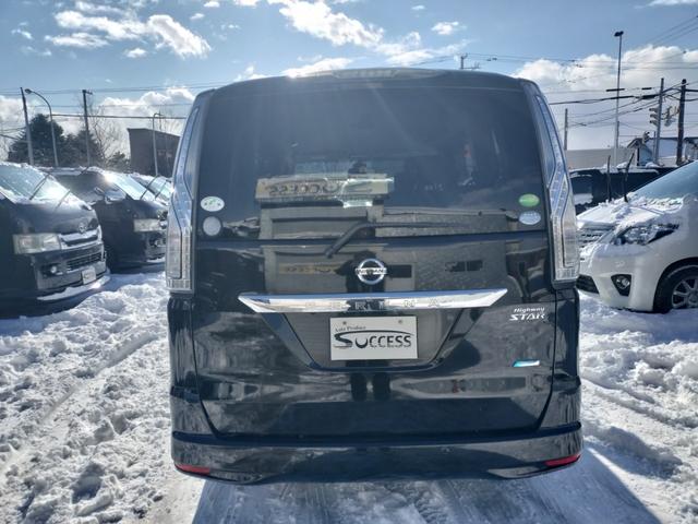 セレナ ハイウェイスター　Ｖセレクション＋セーフティＩＩ　４ＷＤ　本州仕入れ　両側パワースライド　純正８インチナビ　バックカメラ　タイミングチェーン　純正アルミ（7枚目）