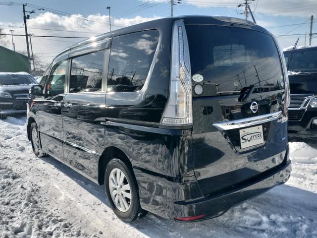 セレナ ハイウェイスター　Ｖセレクション＋セーフティＩＩ　４ＷＤ　本州仕入れ　両側パワースライド　純正８インチナビ　バックカメラ　タイミングチェーン　純正アルミ（9枚目）