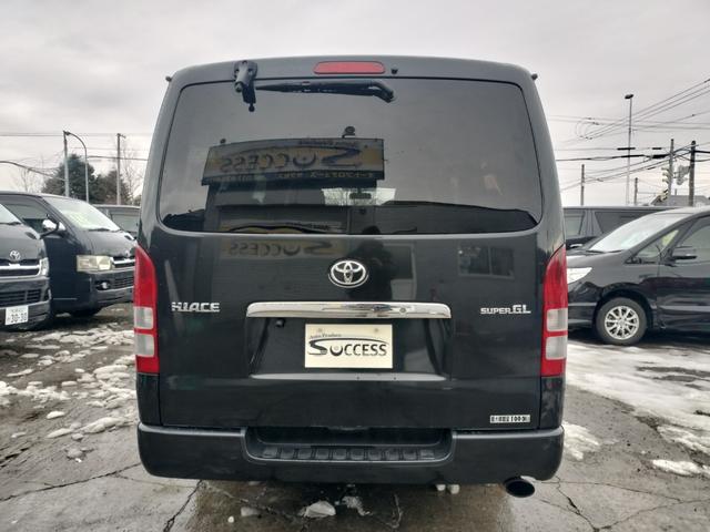 ハイエースバン ロングスーパーＧＬ　４ＷＤ　本州仕入れ　新品シートカバー　社外アルミ　ホワイトレター　社外ＳＤナビ　フルセグ　バックカメラ（7枚目）