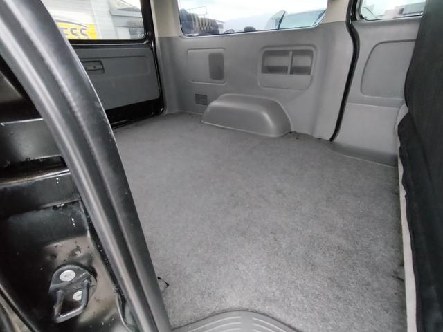 ハイエースバン ロングスーパーＧＬ　４ＷＤ　本州仕入れ　新品シートカバー　社外アルミ　ホワイトレター　社外ＳＤナビ　フルセグ　バックカメラ（24枚目）