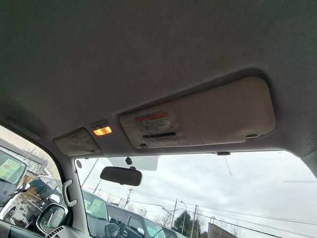 ハイエースバン ロングスーパーＧＬ　４ＷＤ　本州仕入れ　新品シートカバー　社外アルミ　ホワイトレター　社外ＳＤナビ　フルセグ　バックカメラ（32枚目）