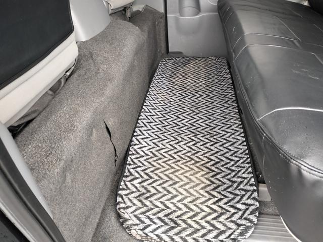 ハイエースバン ロングスーパーＧＬ　４ＷＤ　本州仕入れ　新品シートカバー　社外アルミ　ホワイトレター　社外ＳＤナビ　フルセグ　バックカメラ（36枚目）