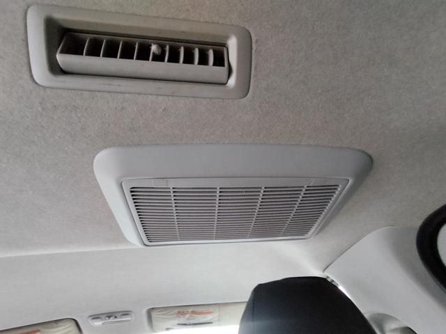 ハイエースバン ロングスーパーＧＬ　４ＷＤ　本州仕入れ　新品シートカバー　社外アルミ　ホワイトレター　社外ＳＤナビ　フルセグ　バックカメラ（48枚目）