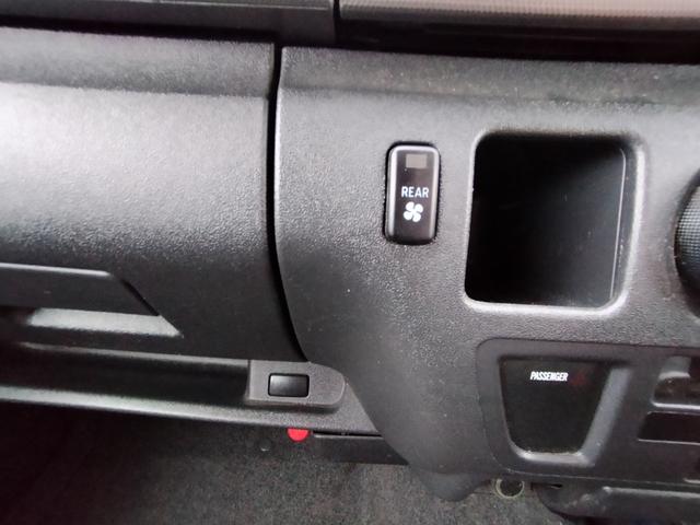 ハイエースバン ロングスーパーＧＬ　４ＷＤ　本州仕入れ　新品シートカバー　社外アルミ　ホワイトレター　社外ＳＤナビ　フルセグ　バックカメラ（55枚目）