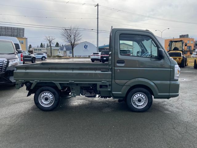 キャリイトラック KCエアコン・パワステ農繁仕様 4WD 届出済未使用車 4AT LEDヘッドランプ 衝突被害軽減システム 強化リアサスペンション クリアランスソナー レーンアシスト アイドリングストップ ESC パワーウィンドウ(11枚目)
