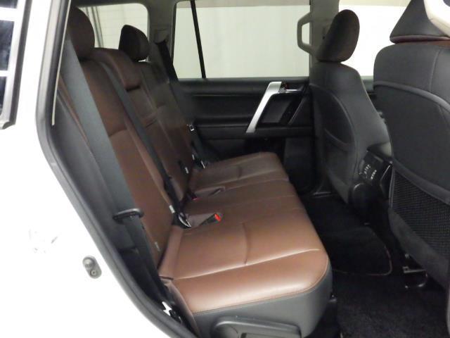 ランドクルーザープラド ＴＸ　Ｌパッケージ・Ｇ－フロンティア　革シート　４ＷＤ　ワンセグ　メモリーナビ　バックカメラ　ＥＴＣ　ドラレコ　乗車定員７人　３列シート　ディーゼル（22枚目）