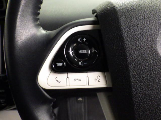 プリウス Ａ　４ＷＤ　フルセグ　メモリーナビ　ＤＶＤ再生　バックカメラ　衝突被害軽減システム　ＥＴＣ　ドラレコ　ＬＥＤヘッドランプ（9枚目）