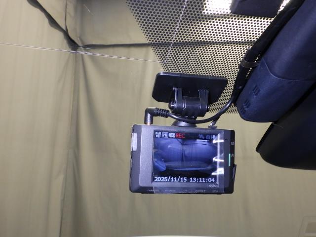 プリウス Ａ　４ＷＤ　フルセグ　メモリーナビ　ＤＶＤ再生　バックカメラ　衝突被害軽減システム　ＥＴＣ　ドラレコ　ＬＥＤヘッドランプ（18枚目）