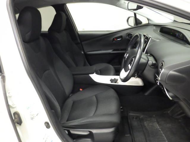 プリウス Ａ　４ＷＤ　フルセグ　メモリーナビ　ＤＶＤ再生　バックカメラ　衝突被害軽減システム　ＥＴＣ　ドラレコ　ＬＥＤヘッドランプ（23枚目）