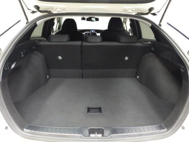 プリウス Ａ　４ＷＤ　フルセグ　メモリーナビ　ＤＶＤ再生　バックカメラ　衝突被害軽減システム　ＥＴＣ　ドラレコ　ＬＥＤヘッドランプ（25枚目）