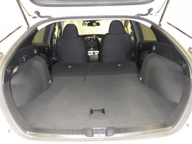 プリウス Ａ　４ＷＤ　フルセグ　メモリーナビ　ＤＶＤ再生　バックカメラ　衝突被害軽減システム　ＥＴＣ　ドラレコ　ＬＥＤヘッドランプ（26枚目）