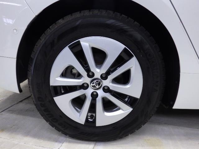 プリウス Ａ　４ＷＤ　フルセグ　メモリーナビ　ＤＶＤ再生　バックカメラ　衝突被害軽減システム　ＥＴＣ　ドラレコ　ＬＥＤヘッドランプ（30枚目）
