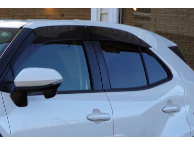 ヤリスクロス ハイブリッドＧ　４ＷＤ　ワンオーナー　純正エンジンスターター　クルーズコントロール　純正メモリナビ　Ｂｌｕｅｔｏｏｔｈ　ＵＳＢ　バックカメラ　純正ＥＴＣ　ＬＥＤヘッドライト　オートライト　寒冷地仕様　ドアバイザー（27枚目）