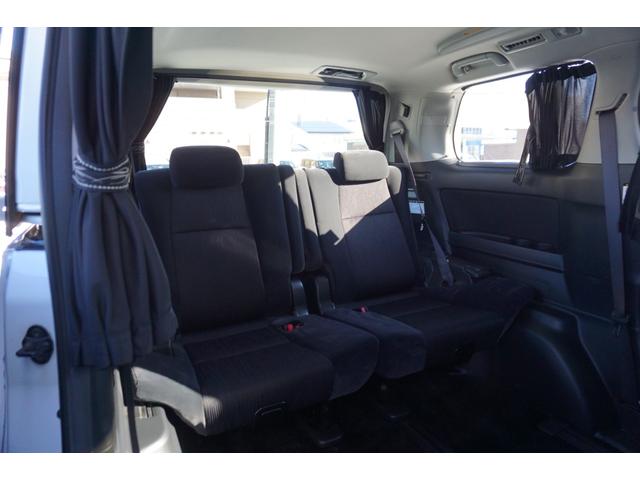 ヴェルファイア ２．４Ｚ　４ＷＤ　エクリプス製ＨＤＤナビ　Ｂｌｕｅｔｏｏｔｈ　フルセグＴＶ　バックカメラ　リアモニター　夏冬タイヤ　ＥＴＣ　エンジンスターター　ＨＩＤヘッドライト　オートライト　フォグランプ（28枚目）