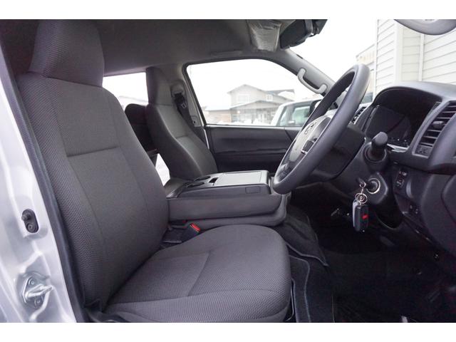 ハイエースバン 　車いす仕様車ＡＳタイプ　４ＷＤ　片側電動スライドドア　メモリナビ　バックカメラ　Ｂｌｕｅｔｏｏｔｈ　フルセグＴＶ　ＤＶＤ　ＣＤ　ＳＤ　寒冷地仕様　ドアバイザー　新型コロナウイルス対策オゾン除菌済み（18枚目）