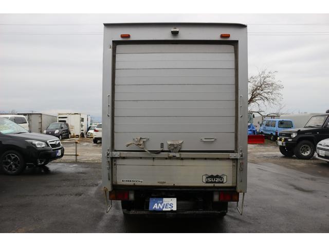 エルフトラック フルフラットローＬＴＤ　４ＷＤ　１．５ｔ　アルミパネルバン　ＡＴ　４ＷＤ　バックカメラ　夏冬タイヤ　積載１．５ｔ　長さ４７８ｃｍ幅１７３ｃｍ高さ２７１ｃｍ　荷台内寸法３０１×１６０×１８５ｃｍ（6枚目）