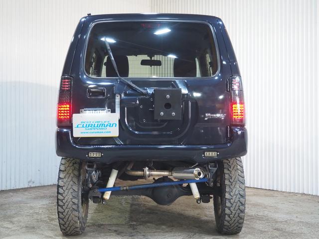 ジムニー クロスアドベンチャーＸＣ　４ＷＤ　リフトアップ　５速マニュアル　社外マフラー　フロント・リア社外バンパー　社外テール　ＨＩＤヘッドライト　スキッドプレート　ブースト計（15枚目）