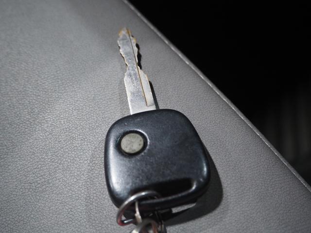 ジムニー ランドベンチャー　４ＷＤ　リフトアップ　５速マニュアル　社外マフラー　フロント・リア社外バンパー　オーバーフェンダー　スキッドプレート　ＨＩＤヘッドライト　フォグランプ　社外テール（39枚目）