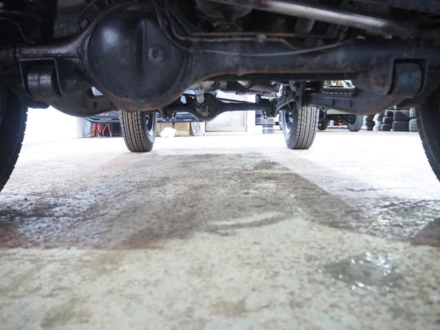 ジムニー ランドベンチャー　４ＷＤ　リフトアップ　５速マニュアル　社外マフラー　フロント・リア社外バンパー　オーバーフェンダー　スキッドプレート　ＨＩＤヘッドライト　フォグランプ　社外テール（50枚目）