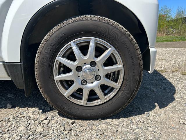 スクラムトラック 　キャンピング　インデアナＲＶポップアップルーフ４ＷＤ　インディ７２７　ワンオーナ　シンク　シャワー１階テーブル　２階ベット　ナビＴＶ　夏冬タイヤ　外部電源　ＬＥＤ　ＥＴＣ　ポップアップルーフ（13枚目）